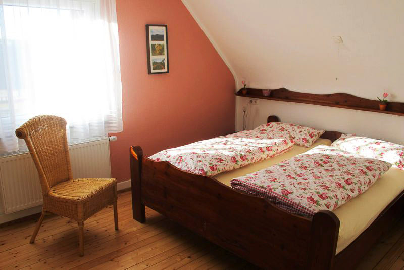 Weingut Frank Schmidt am Kaiserstuhl, buche unsere Ferienwohnung. Die Schlafzimmer